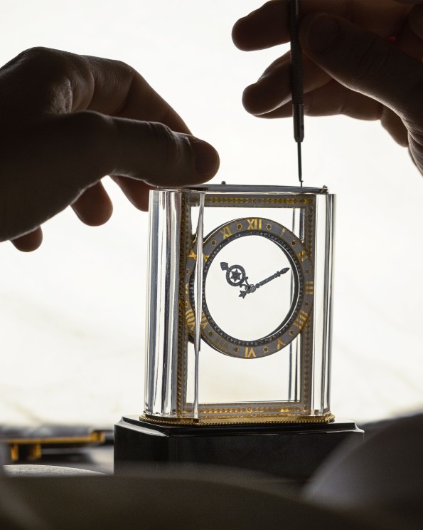 Fabrication d'une horloge © Cartier