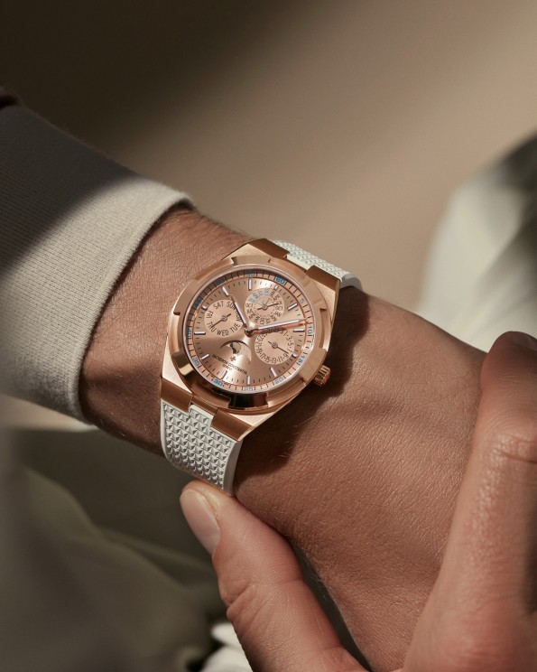La Overseas Quantième Perpétuel Ultra-Plate © Vacheron Constantin