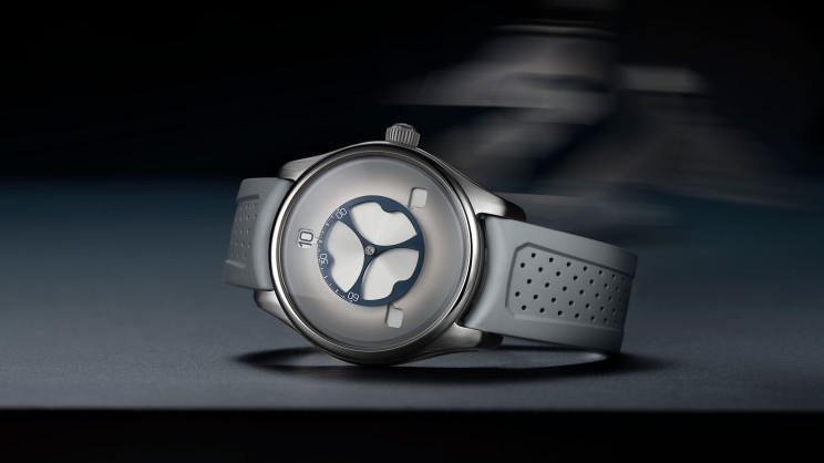 Pioneer Flying Hours en blanc et gris © H. Moser & Cie.