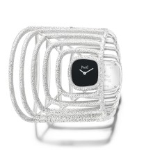 Reversible cuff