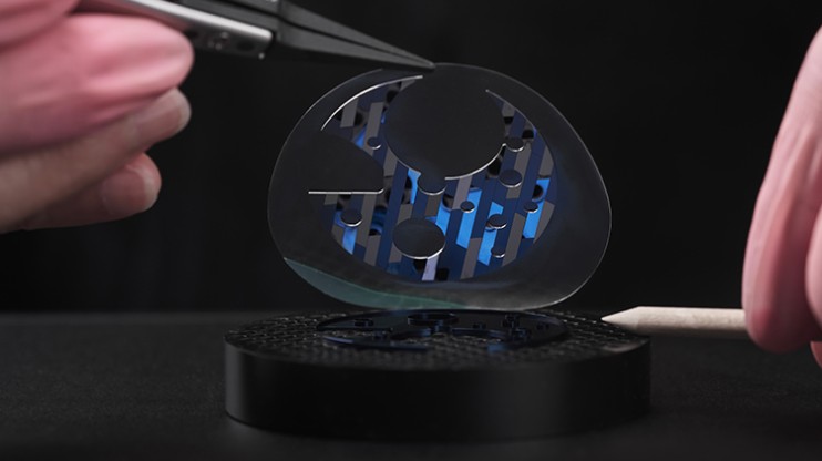 Assemblage de la Blast Free Wheel Marquetry © Ulysse Nardin
