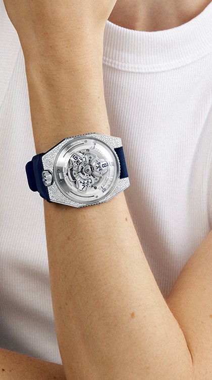 UR-100V Stardust © URWERK