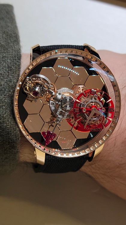 Jacob & Co. Astronomia Revolution © David Chokron/WorldTempus