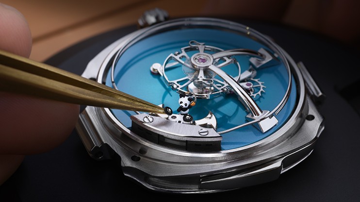 H. Moser x MB&F Streamliner Pandamonium © H. Moser & Cie. & MB&F