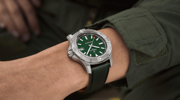 Avenger Automatic 42 © Breitling 