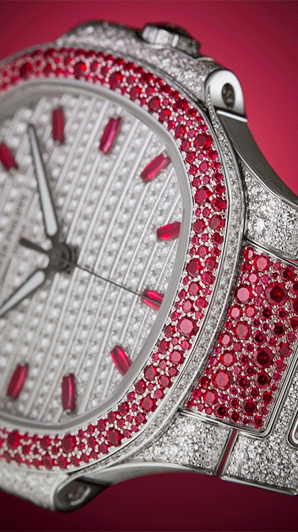 Nautilus Haute Joaillerie References 7118/1452G-001 © Patek Philippe